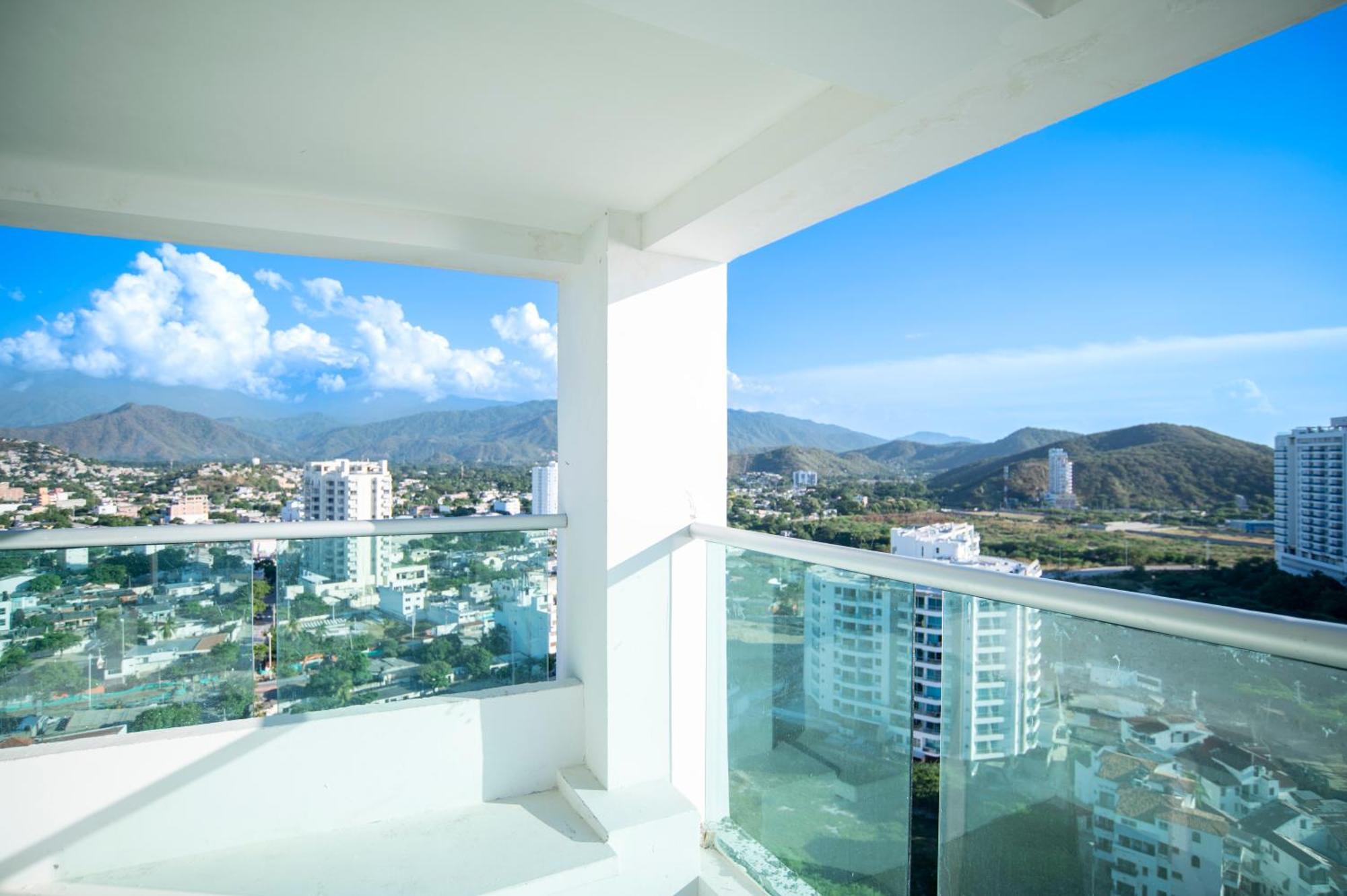 8 Vista Al Mar, Playa Rodadero, Apartment *